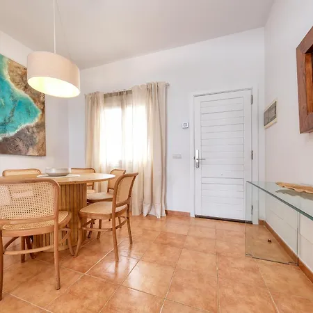 Holiday home Malolo-private Pool And Jacuzzi Playa Blanca (Lanzarote)