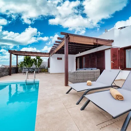 Villa Malolo - Private Pool And Jacuzzi By Lanzarote Vacation Homes * Playa Blanca (Lanzarote)